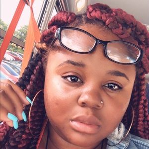 Meet your Posher, Lena